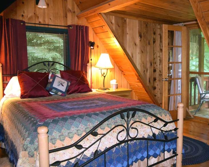 Cozy Romantic Washington State Rental Cabin